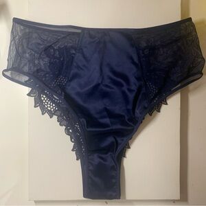 Victoria’s Secret dark navy blue cheeky lace underwear size Large